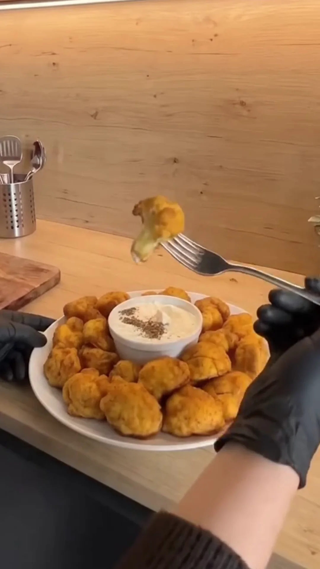 Crispy Oven-Baked Cauliflower Bites with Garlic Yogurt