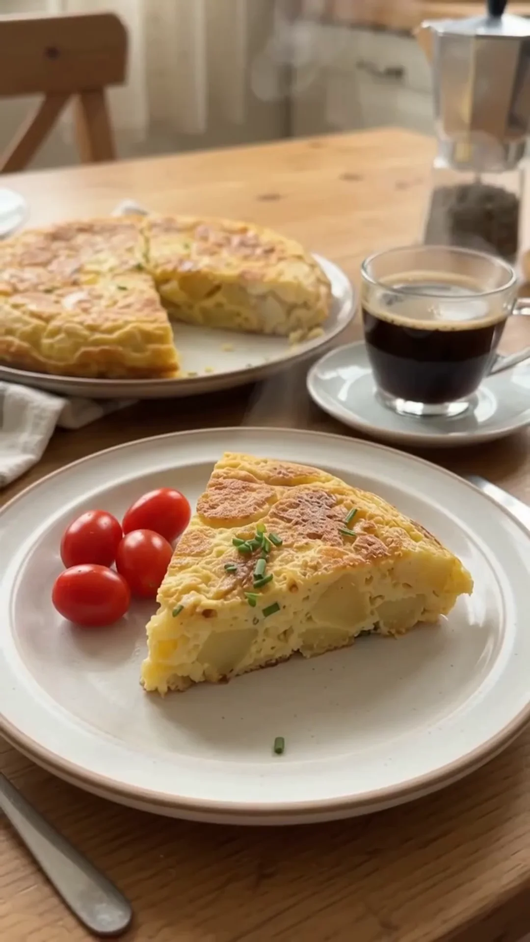 Crispy Potato Crust and Egg Breakfast Skillet Pizza