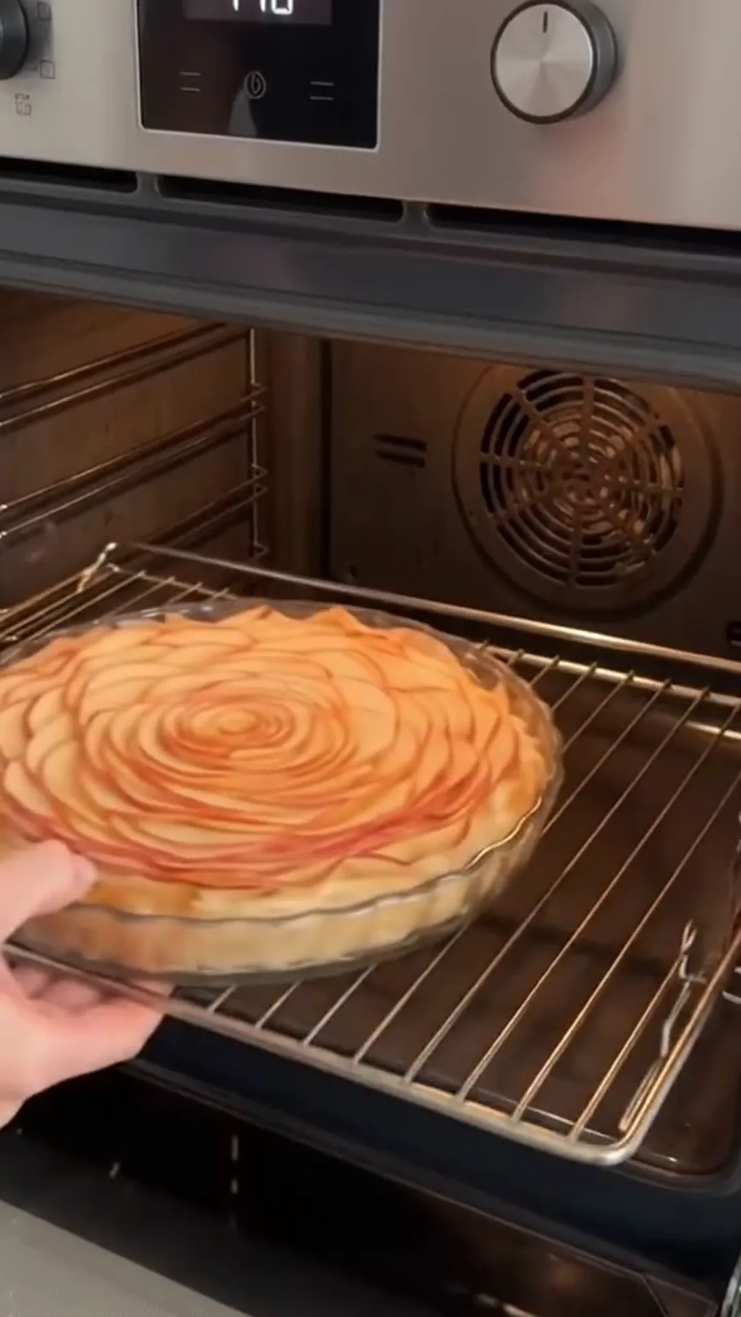 Elegant Apple Phyllo Pie with Cream Cheese Filling – Cooling and Serving